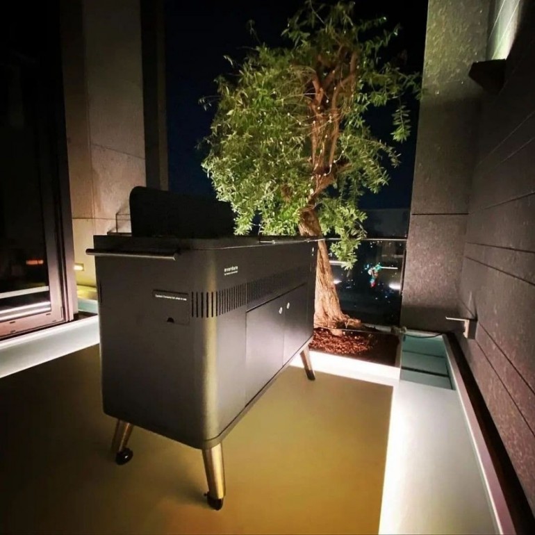 Barbecue HUB II™ Griglia a Carbone di Everdure by Heston Blumenthal con Sistema di Girarrosto e Accensione del Carbone